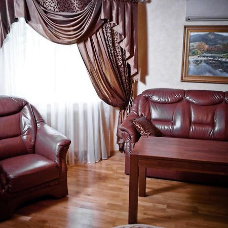 Charda Hotel Ujgorod Dış mekan fotoğraf